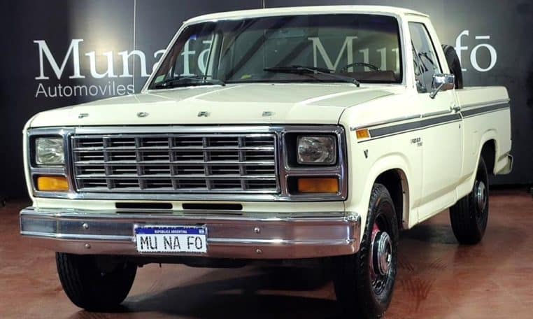  FORD F1  PICK-UP  .  V8 CLASICO AÑO